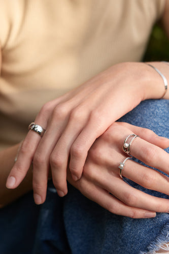 Silver Pearl Sparkle Interlock Ring