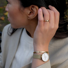 Load image into Gallery viewer, Classic Ring Gold